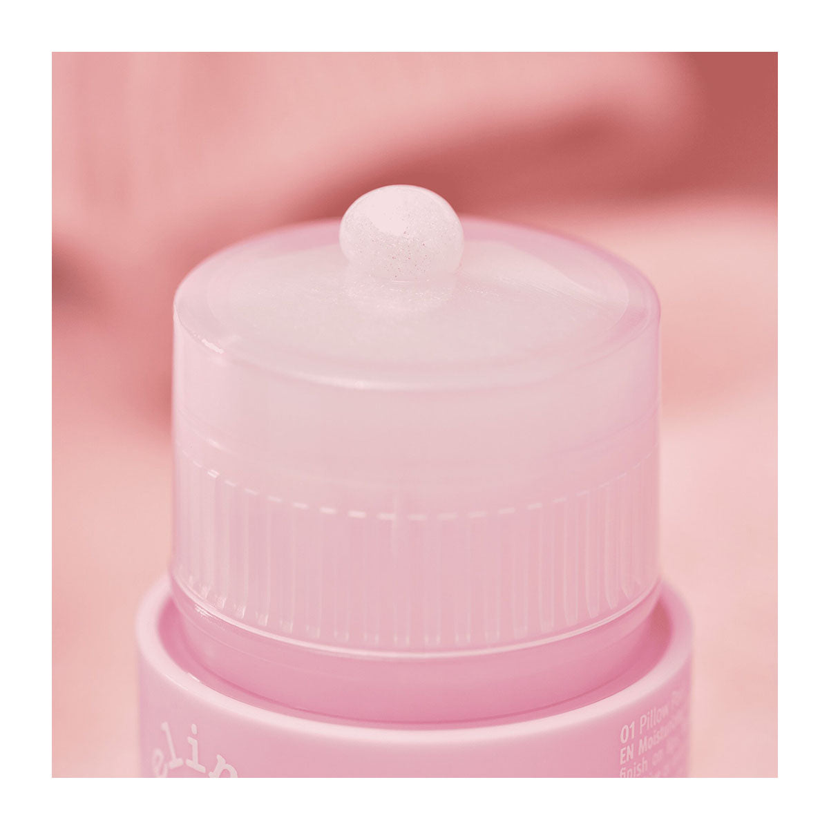 ESSENCE Feelin’ Comfy Plumping Lip Glow