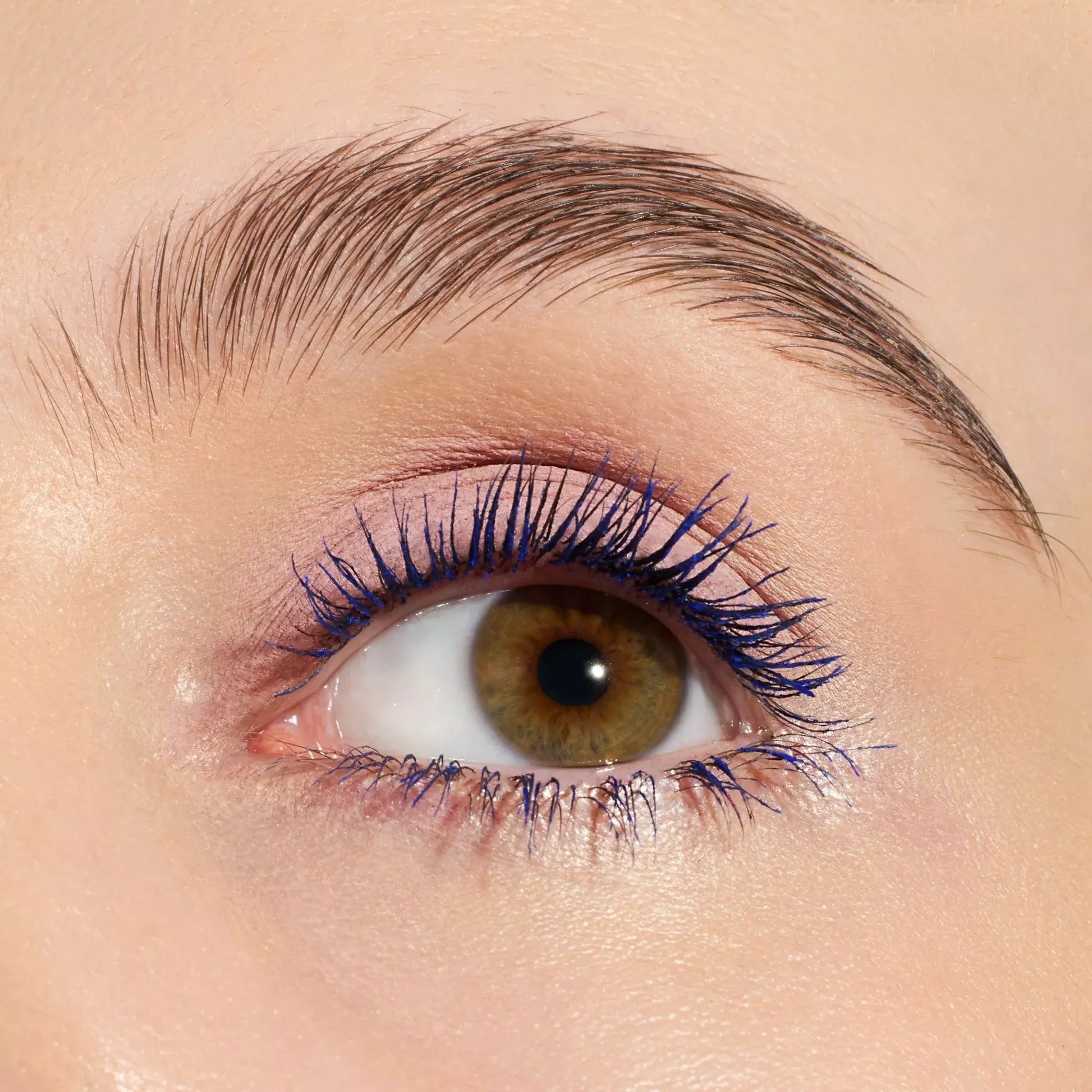 Essence I Love Extreme Crazy Volume Mascara – Bold Blue Lashes for Intense Volume-4