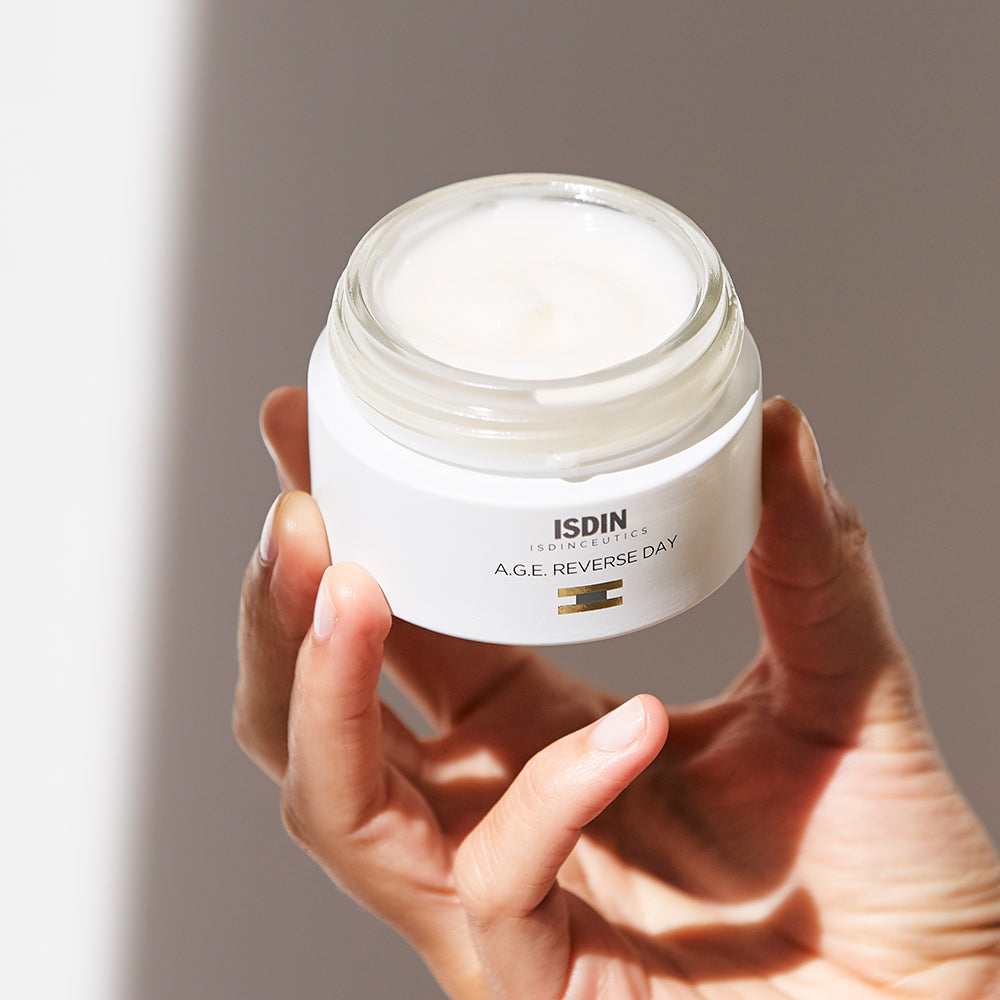 Isdinceutics A.G.E. Reverse Day Facial remodeling treatment with triple antiaging action-4