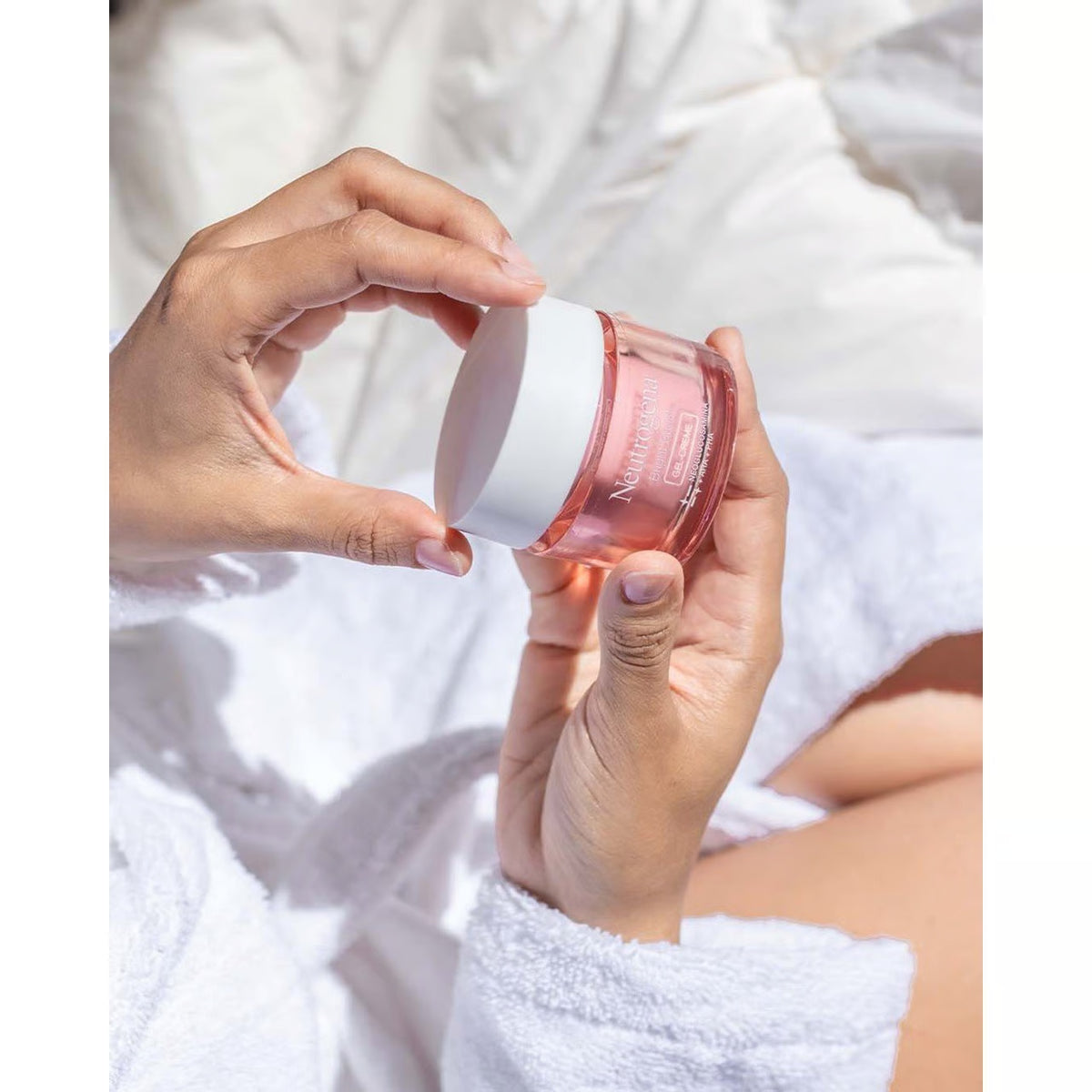 Neutrogena Bright Boost Gel Cream - 50ml-5