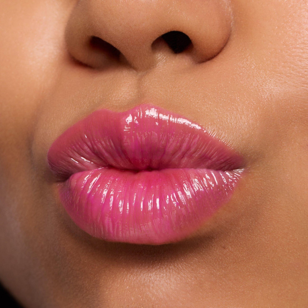essence Juicy Bomb Party Shiny Lipgloss 03 – Pretty Pitaya-4
