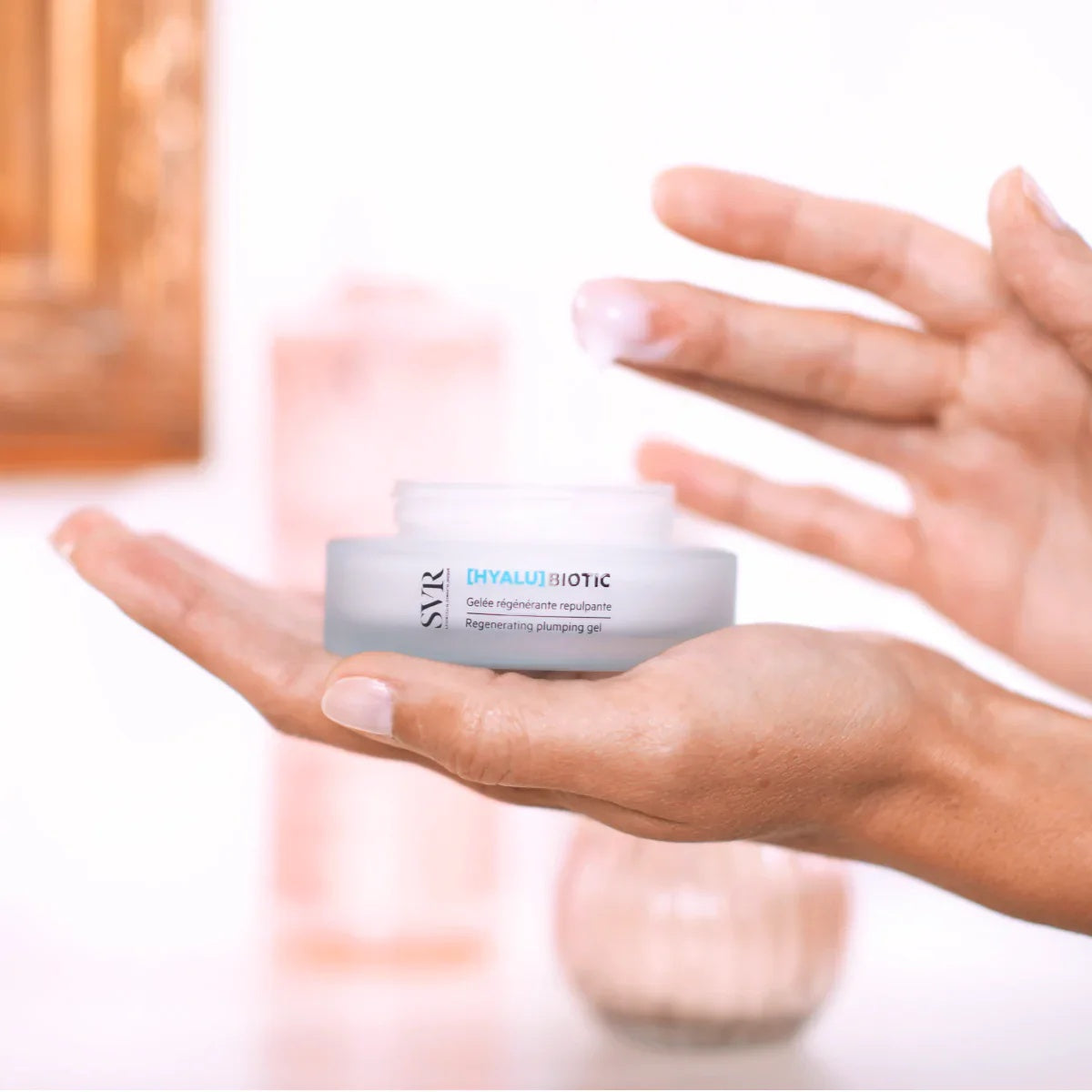 SVR Hyalu Biotic Regenerating Plumping Gel-Cream with Hyaluronic Acid Probiotics and Vitamin C for Hydration Fine Lines and Radiance-2